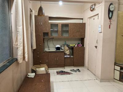 Gallery Cover Image of 634 Sq.ft 1 BHK Apartment for buy in Rutuja Apartment, Karve Nagar for 5300000