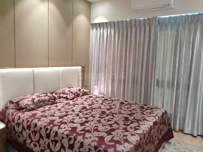 Gallery Cover Image of 1400 Sq.ft 3 BHK Apartment for buy in Malad East for 20000000
