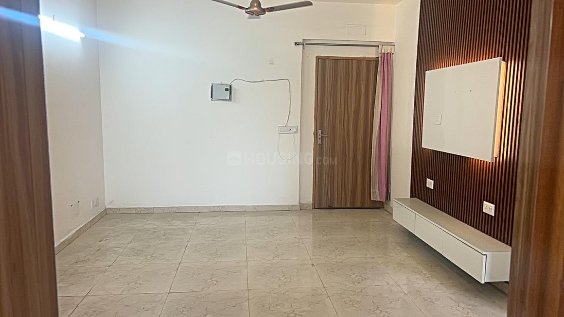 MRG The Balcony - Image 7