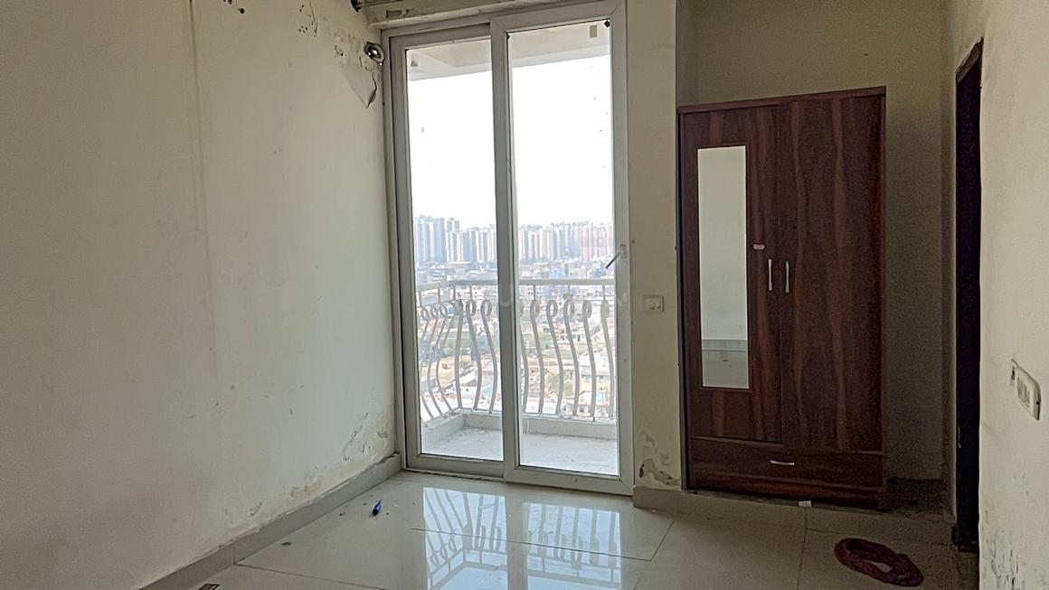 Sikka Kaamna Greens - Image 12