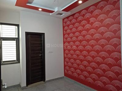 Gallery Cover Image of 600 Sq.ft 2 BHK Independent Floor for buy in Dwarka Mor for 3250000
