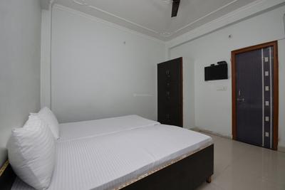 Bedroom Image of Oyo Life Grg1191 in Sector 33