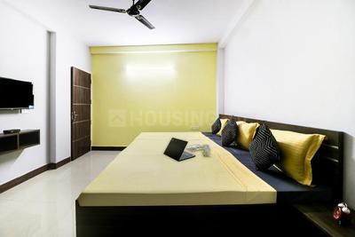 Bedroom Image of Oyo Life Grg1696 Sector 54 Metro in Sector 55