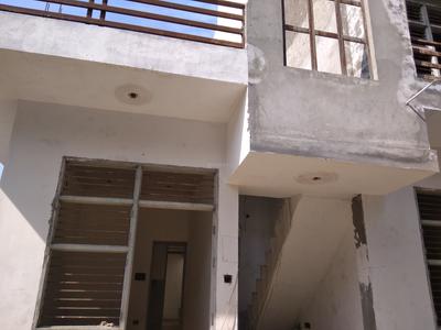 Gallery Cover Image of 600 Sq.ft 1 BHK Independent House for buy in Sector 105 for 3800000