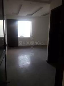 Gallery Cover Image of 2000 Sq.ft 3 BHK Apartment for rent in Raja Park Apartment, Shakurpur for 25000