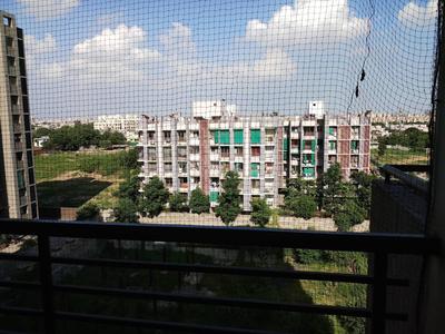 Gallery Cover Image of 1770 Sq.ft 3 BHK Apartment for buy in Makarba for 7600000