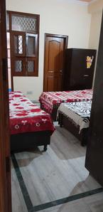 Bedroom Image of Jitender Girls PG in Sector 109