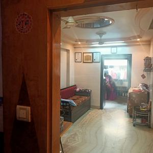 Gallery Cover Image of 480 Sq.ft 1 BHK Apartment for buy in Chinchpokli for 17500000