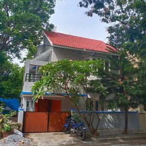 Gallery Cover Image of 2500 Sq.ft 3 BHK Independent House for rent in Koramangala for 70000