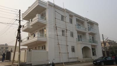 Gallery Cover Image of 1800 Sq.ft 3 BHK Independent Floor for buy in Green Field Colony for 6130000