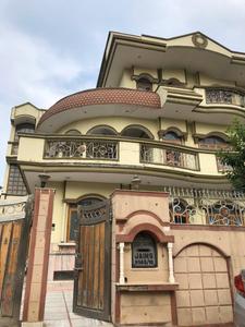 Gallery Cover Image of 9900 Sq.ft 3 BHK Independent House for rent in Sector 10 DLF for 200000