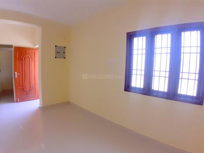 Gallery Cover Image of 800 Sq.ft 2 BHK Apartment for buy in Kattupakkam for 3500000