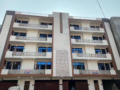 Gallery Cover Image of 1200 Sq.ft 3 BHK Independent Floor for buy in Sector 33 for 4200000