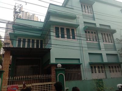 Gallery Cover Image of 3000 Sq.ft 4 BHK Independent House for buy in Golf Green for 30000000