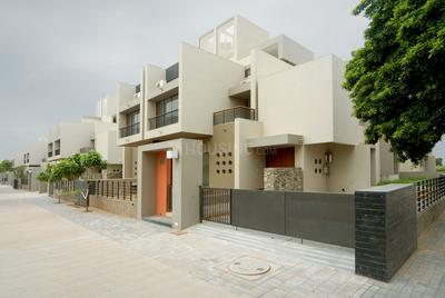 Gallery Cover Image of 3600 Sq.ft 4 BHK Villa for buy in Goyal Green Park, Shantipura for 20000000