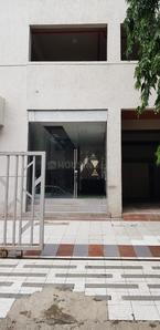 Gallery Cover Image of 585 Sq.ft 1 BHK Apartment for buy in Malad West for 12300000