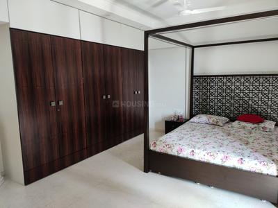 Gallery Cover Image of 2000 Sq.ft 4 BHK Independent Floor for buy in Santacruz West for 106000000