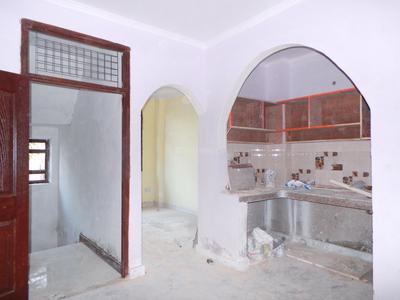 Gallery Cover Image of 450 Sq.ft 1 BHK Independent Floor for buy in Razapur Khurd for 1600000