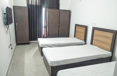 Gallery Cover Image of 409 Sq.ft 1 BHK Independent House for rent in Sector 40 for 23000