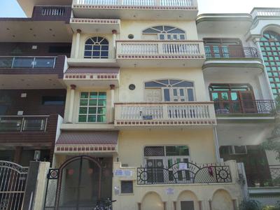 Gallery Cover Image of 3000 Sq.ft 2 BHK Villa for buy in Eta 1 Greater Noida for 9400000