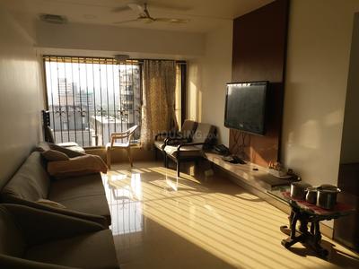 Gallery Cover Image of 2250 Sq.ft 4 BHK Apartment for rent in Juhu for 200000