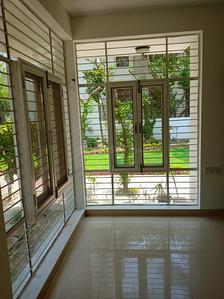 Gallery Cover Image of 10000 Sq.ft 4 BHK Independent Floor for rent in Rangpuri for 800000