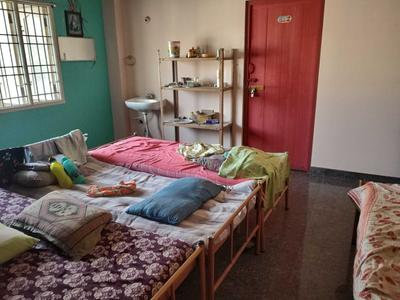 Bedroom Image of Alisha Ladies Hostel in Kattupakkam