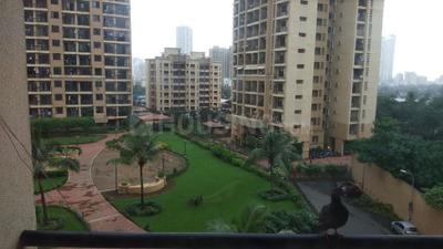 Gallery Cover Image of 550 Sq.ft 1 BHK Apartment for rent in Raheja Heights, Malad East for 35000