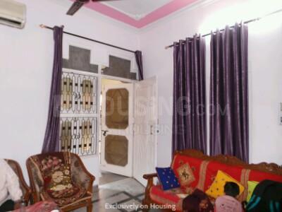 5+ BHK Independent House