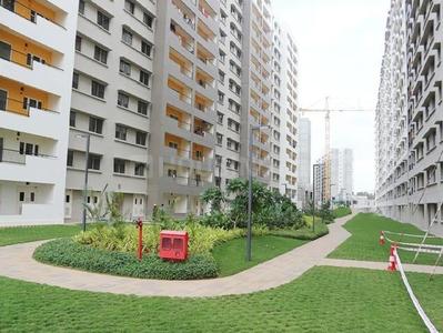 Gallery Cover Image of 1012 Sq.ft 2 BHK Apartment for buy in Panathur for 6780000