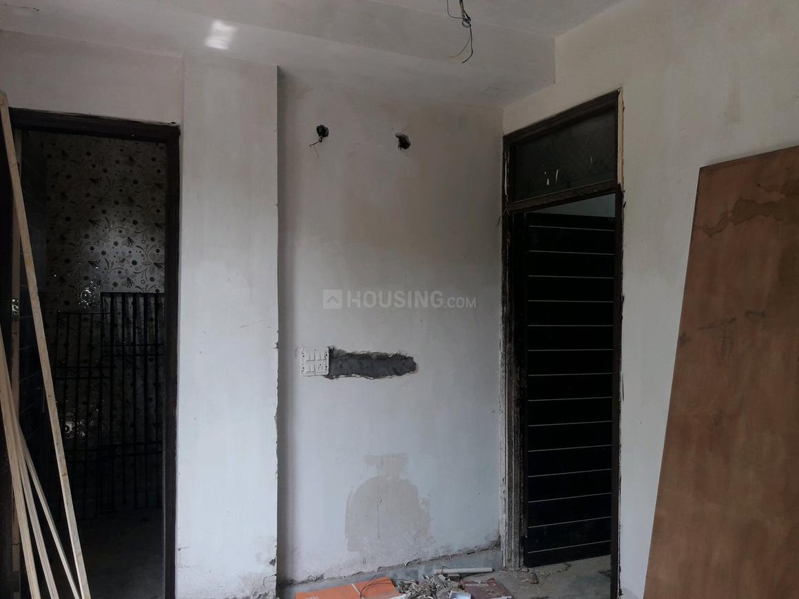 2 BHK 500 Sqft Independent Floor for sale at Sector 24 Rohini, New