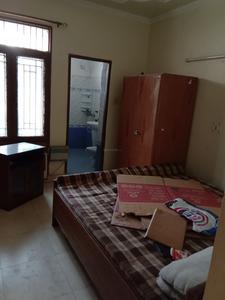 Gallery Cover Image of 1600 Sq.ft 4 BHK Apartment for rent in Sector 29 for 22000