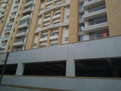 Gallery Cover Image of 921 Sq.ft 3 BHK Apartment for buy in Thane West for 15900000