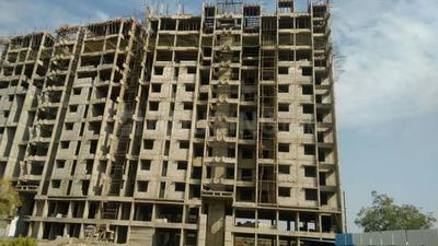 Gallery Cover Image of 1000 Sq.ft 3 BHK Apartment for buy in Lonikand for 4200000