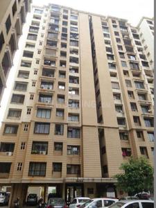 Gallery Cover Image of 800 Sq.ft 2 BHK Apartment for buy in Malad West for 18500000