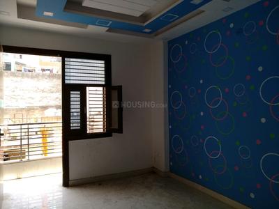 Gallery Cover Image of 550 Sq.ft 1 BHK Independent House for buy in Dwarka Mor for 2100000