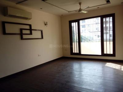 Gallery Cover Image of 3000 Sq.ft 3 BHK Independent Floor for buy in Jasola Vihar for 30000000