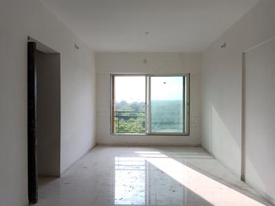 Gallery Cover Image of 1350 Sq.ft 3 BHK Apartment for buy in Malad West for 20300000