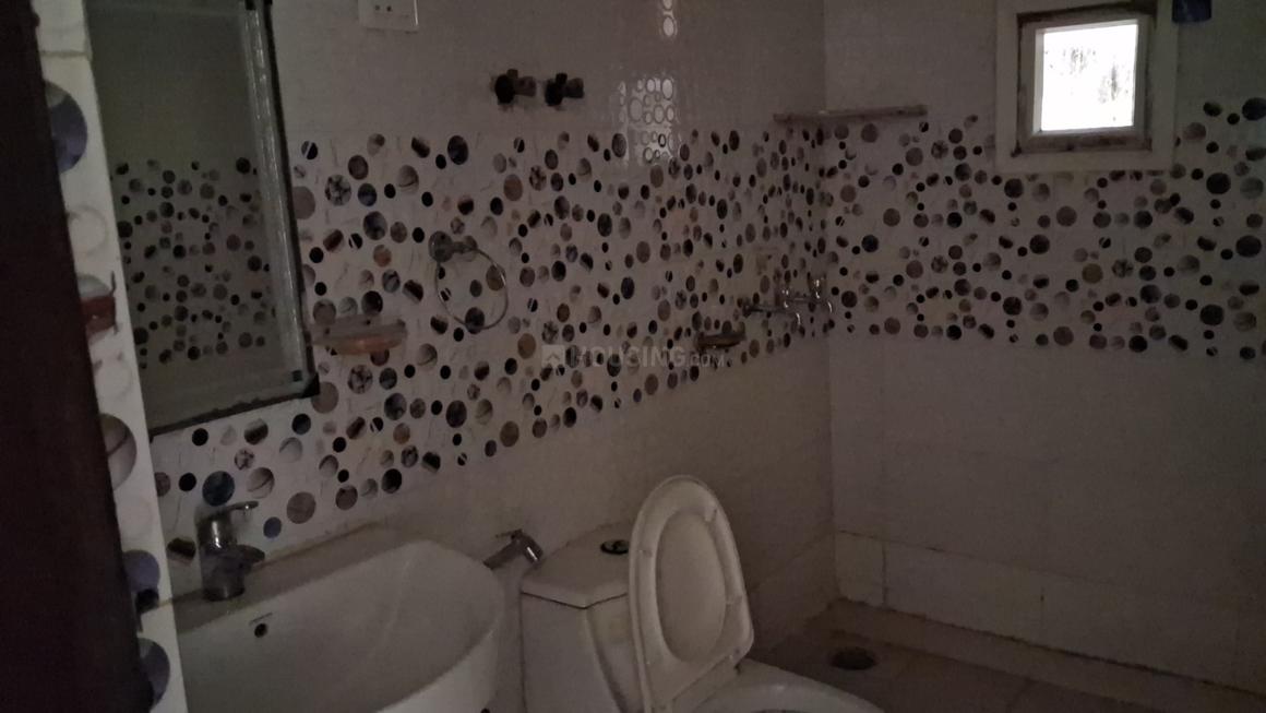 Saya Zion - Image 11