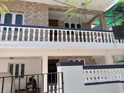 Gallery Cover Image of 1500 Sq.ft 2 BHK Independent Floor for rent in Adambakkam for 20000