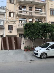 Gallery Cover Image of 1600 Sq.ft 2 BHK Independent Floor for rent in Sector 61 for 45000