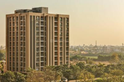 Gallery Cover Image of 2505 Sq.ft 3 BHK Apartment for buy in Makarba for 12500000