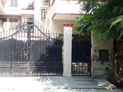 सेक्टर 56 में सोनू पीजी के बिल्डिंग की तस्वीर