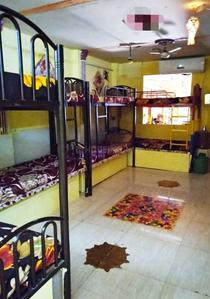 Bedroom Image of Nikunj Dave PG in Borivali East