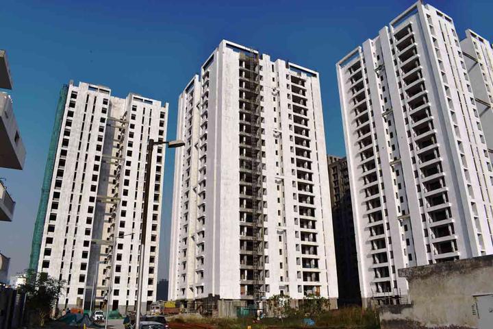 Jaypee Kensington Park Apartments - Image 4