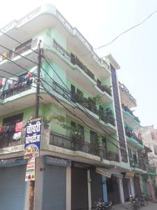 Gallery Cover Image of 5600 Sq.ft 2 BHK Independent Floor for rent in RK Appartment, Govindpuram for 8000