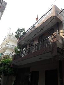 Gallery Cover Image of 790 Sq.ft 2 BHK Independent Floor for rent in A B Floor 4, Mansa Ram Park for 9000