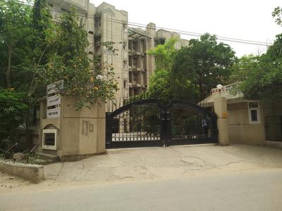 Gallery Cover Image of 2100 Sq.ft 3 BHK Apartment for rent in Vastu Apartment, Sector 55 for 32000
