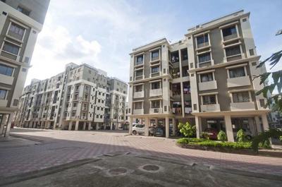 Gallery Cover Image of 1161 Sq.ft 3 BHK Apartment for rent in Diamond City North, South Dum Dum for 24000