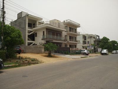 Gallery Cover Image of 2800 Sq.ft 3 BHK Independent Floor for buy in DLF Phase 5, DLF Phase 5 for 23000000